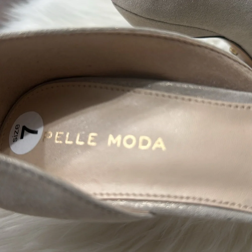 PELLE MODA Wayan Mid Heel